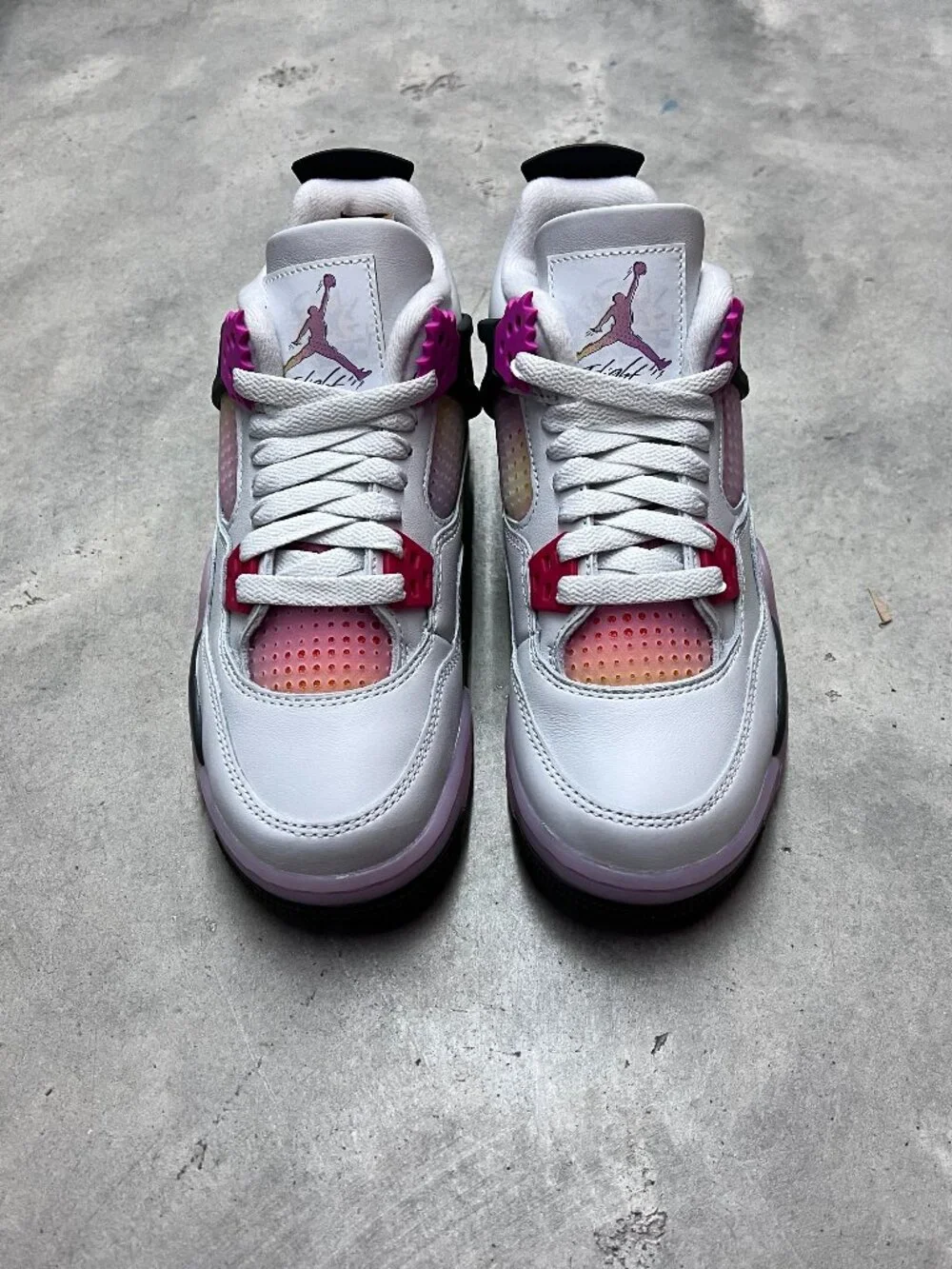 Air Jordan 4 Retro Comic Kid's GS Low White Grey Pink IO2361 100 - New